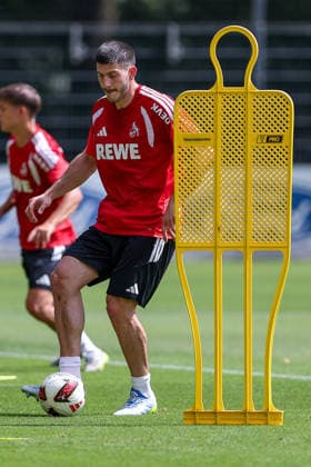 13.07.2026, Fußball, Trainingsauftakt 1.FC Köln, 1. Fußball Bundesliga, Geißbockheim, Saison 2026 2027: Luka Lochoshvili (FC Koeln 24) beim ersten Training der neuen Saison 26 27 DFB regulations prohibit any use of photographs as image sequences and or quasi-video. Nordrhein-Westfalen Deutschland *** July 13, 2026, Soccer, 1. FC Köln’s first training session, Bundesliga, Geißbockheim, 2026–2027 season: Luka Lochoshvili of 1. FC Köln, age 24, at the first training session of the new 2026–2027 season. DFB regulations prohibit any use of photographs as image sequences and or quasi-video. North Rhine-Westphalia, Germany