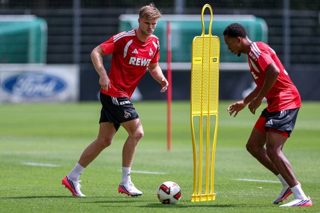 13.07.2026, Fußball, Trainingsauftakt 1.FC Köln, 1. Fußball Bundesliga, Geißbockheim, Saison 2026 2027: Youssoupha Niang (1FC Koeln 38) Marius Bülter (1FC Koeln 30) beim ersten Training der neuen Saison 26 27 DFB regulations prohibit any use of photographs as image sequences and or quasi-video. Nordrhein-Westfalen Deutschland *** July 13, 2026, Soccer, 1. FC Köln s First Training Session of the Season, Bundesliga, Geißbockheim, 2026–2027 Season: Youssoupha Niang (1. FC Köln) 38, Marius Bülter (1. FC Köln) 30, at the first training session of the new 2026–2027 season. DFB regulations prohibit any use of photographs as image sequences and or quasi-video. North Rhine-Westphalia, Germany