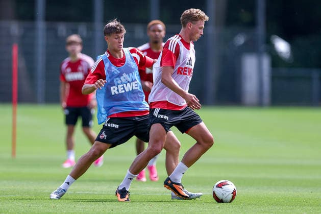 13.07.2026, Fußball, Trainingsauftakt 1.FC Köln, 1. Fußball Bundesliga, Geißbockheim, Saison 2026 2027: Jonathan Friemel (1.FC Koeln) im Zweikampf gegen Sebastian Sebulonsen (1FC Koeln 28) beim ersten Training der neuen Saison 26 27 DFB regulations prohibit any use of photographs as image sequences and or quasi-video. Nordrhein-Westfalen Deutschland *** July 13, 2026, Soccer, 1. FC Köln s first training session, Bundesliga, Geißbockheim, 2026–2027 season: Jonathan Friemel of 1. FC Köln in a tackle against Sebastian Sebulonsen during 1. FC Köln’s first training session of the new season on July 28, 2026–2027. DFB regulations prohibit any use of photographs as image sequences and or quasi-video. North Rhine-Westphalia, Germany