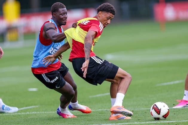 13.07.2026, Fußball, Trainingsauftakt 1.FC Köln, 1. Fußball Bundesliga, Geißbockheim, Saison 2026 2027: Ragnar Ache (1FC Koeln 09) im Zweikampf gegen Nilas Yacobi beim ersten Training der neuen Saison 26 27 DFB regulations prohibit any use of photographs as image sequences and or quasi-video. Nordrhein-Westfalen Deutschland *** July 13, 2026, Soccer, 1. FC Köln’s first training session of the season, Bundesliga, Geißbockheim, 2026–2027 Season: Ragnar Ache (1. FC Köln 09) in a tackle against Nilas Yacobi during the first training session of the new 2026–2027 season. DFB regulations prohibit any use of photographs as image sequences and or quasi-video. North Rhine-Westphalia, Germany