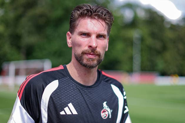 13.07.2026, Fußball, Trainingsauftakt 1.FC Köln, 1. Fußball Bundesliga, Geißbockheim, Saison 2026 2027: Torwart Ron-Robert Zieler (1FC Koeln 20) beim ersten Training der neuen Saison 26 27 DFB regulations prohibit any use of photographs as image sequences and or quasi-video. Nordrhein-Westfalen Deutschland *** July 13, 2026, Soccer, 1. FC Köln s first training session, 1 Bundesliga, Geißbockheim, 2026–2027 season. Goalkeeper Ron Robert Zieler of 1. FC Köln at the first training session of the new 2026–2027 season. DFB regulations prohibit any use of photographs as image sequences and or quasi-video. North Rhine-Westphalia, Germany