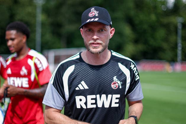 13.07.2026, Fußball, Trainingsauftakt 1.FC Köln, 1. Fußball Bundesliga, Geißbockheim, Saison 2026 2027: Cheftrainer Rene Wagner (1FC Koeln hc) beim ersten Training der neuen Saison 26 27 DFB regulations prohibit any use of photographs as image sequences and or quasi-video. Nordrhein-Westfalen Deutschland *** July 13, 2026, Soccer, 1. FC Köln s first training session, 1 Bundesliga, Geißbockheim, 2026–2027 season. Head coach Rene Wagner of 1. FC Köln at the first training session of the new 2026–2027 season. DFB regulations prohibit any use of photographs as image sequences and or quasi-video. North Rhine-Westphalia, Germany
