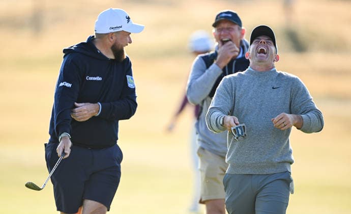 Shane Lowry (IRE) and Rory McIlroy (NIR) on the 2nd Green 154th Open Golf Championships, Royal Birkdale, Southport, UK - 14 Jul 2026Southport Royal Birkdale United Kingdom  Copyright: xGreigxCowie Shutterstockx 16988289c