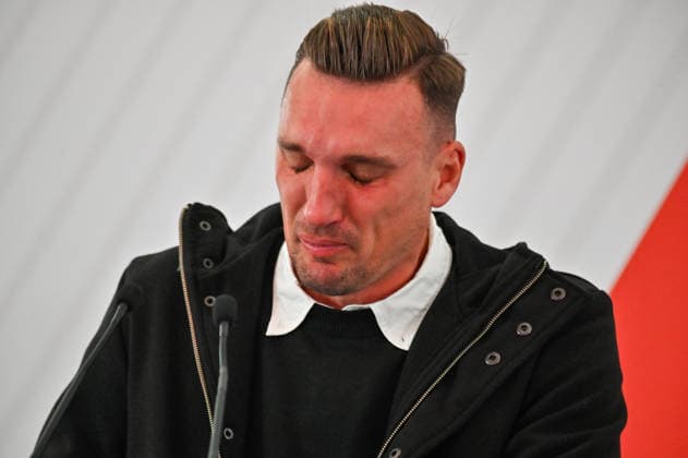 Franco Armani Bids Farewell To River Plate In An Emotional Tribute River Plate goalkeeper Franco Armani delivers a press conference, PK, Pressekonferenz to bid farewell to the club s supporters in Buenos Aires, Argentina, on July 13, 2026. The event is attended by first-team players, head coach Eduardo Coudet, River Plate president Stefano Di Carlo, former players, former club directors, and members of Armani s family, who gather to pay tribute to the veteran goalkeeper as he concludes his successful tenure with the club. Buenos Aires Argentina  Copyright: xJuanxManuelxBaezx originalFilename:baez-escritur260713_npWgZ.jpg