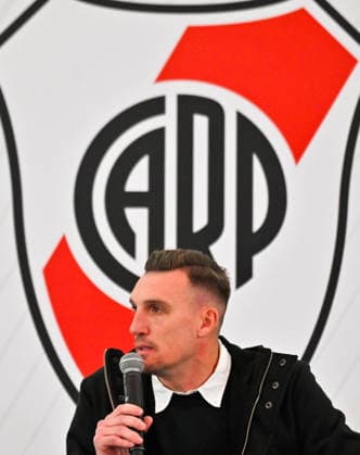 Franco Armani Bids Farewell To River Plate In An Emotional Tribute River Plate goalkeeper Franco Armani delivers a press conference, PK, Pressekonferenz to bid farewell to the club s supporters in Buenos Aires, Argentina, on July 13, 2026. The event is attended by first-team players, head coach Eduardo Coudet, River Plate president Stefano Di Carlo, former players, former club directors, and members of Armani s family, who gather to pay tribute to the veteran goalkeeper as he concludes his successful tenure with the club. Buenos Aires Argentina  Copyright: xJuanxManuelxBaezx originalFilename:baez-escritur260713_npx5A.jpg
