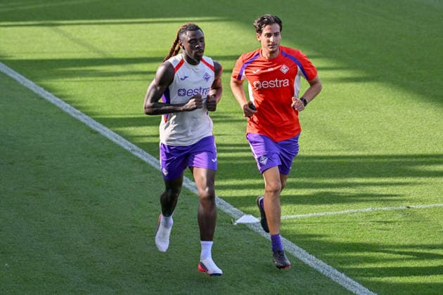 foto IPP lisa guglielmi Firenze 13-07-2026 ritiro precampionato serie a 2026-2027 allenamento fiorentina nella foto Moise Kean con ..... italy photo press world copyright italy ITALY  Copyright: xR4924_italyphotopressx
