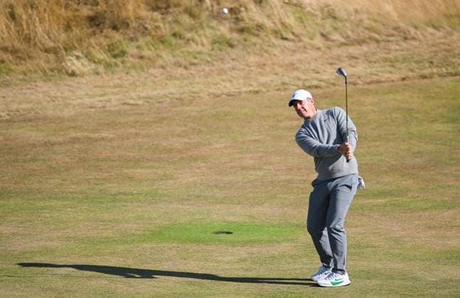 Rory McIlroy (NIR) on the 9th fairway 154th Open Golf Championships, Royal Birkdale, Southport, UK - 14 Jul 2026Southport Royal Birkdale United Kingdom  Copyright: xGreigxCowie Shutterstockx 16988289aq