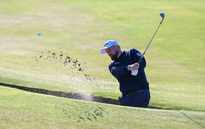 Shane Lowry (IRE) from a bunker on the 5th Green 154th Open Golf Championships, Royal Birkdale, Southport, UK - 14 Jul 2026Southport Royal Birkdale United Kingdom  Copyright: xGreigxCowie Shutterstockx 16988289ar