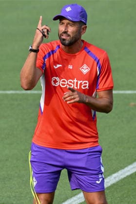 IPA86667549 - ACF Fiorentina coach Fabio Grosso during an ACF Fiorentina training session for an Italian Serie A soccer match in Bagno a Ripoli (FI), Italy, July 13, 2026  Copyright: xLisaxGuglielmi IPAxSportx xx 86667549