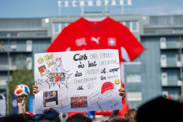 Plakat im Fanbereich , Schweiz, Schweizer Nationalteam Empfang Zürich, WM-Rückkehr der Schweizer Nati, Empfang nach der WM 2026, 2026, 14.07.2026, Turbinenplatz, Zürich, Schweiz Zürich Turbinenplatz Schweiz *** Poster in the fan zone, Switzerland, Swiss National Team Welcome Ceremony in Zurich, World Cup Return of the Swiss National Team, Welcome Ceremony after the 2026 World Cup, 2026, July 14, 2026, Turbinenplatz, Zurich, Switzerland, Zurich, Turbinenplatz, Switzerland Copyright: xGrantxHubbsx
