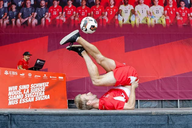 Football Freestyle , Schweiz, Schweizer Nationalteam Empfang Zürich, WM-Rückkehr der Schweizer Nati, Empfang nach der WM 2026, 2026, 14.07.2026, Turbinenplatz, Zürich, Schweiz Zürich Turbinenplatz Schweiz *** Football Freestyle, Switzerland, Swiss National Team Welcome Ceremony in Zurich, World Cup: Return of the Swiss National Team, Welcome Ceremony after the 2026 World Cup, 2026, July 14, 2026, Turbinenplatz, Zurich, Switzerland, Zurich, Turbinenplatz, Switzerland Copyright: xGrantxHubbsx