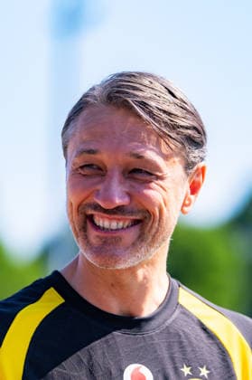 Bundesliga, Borussia Dortmund öffentliches Training am 14.07.2026, Saisonstart 2026 2027 in Dortmud Niko Kovac lacht zufrieden glücklich *** Bundesliga, Borussia Dortmund public training session on July 14, 2026, start of the 2026–2027 season in Dortmund; Niko Kovac laughs, looking satisfied and happy Copyright: xDavidxInderliedx