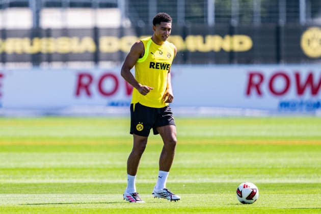Bundesliga, Borussia Dortmund öffentliches Training am 14.07.2026, Saisonstart 2026 2027 in Dortmud Jobe Bellingham am Ball *** Bundesliga, Borussia Dortmund public training session on July 14, 2026; start of the 2026–2027 season in Dortmund; Jobe Bellingham on the ball Copyright: xDavidxInderliedx