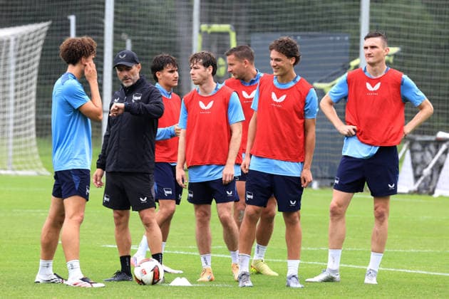 DEU, DFL, 2. FBL Hertha BSC, Training, 14.07.2026, Sportforum, Berlin, DEU, DFL, 2. FBL Hertha BSC, Training, Cheftrainer Stefan Leitl (Hertha BSC Berlin), Hertha-Spielerkreis DFL - regulations prohibit any use of Photographs as image sequences and or quasi-video *** GER, DFL, 2nd Bundesliga Hertha BSC, Training, July 14, 2026, Sportforum, Berlin, GER, DFL, 2nd Bundesliga Hertha BSC, Training, Head Coach Stefan Leitl, Hertha BSC Berlin, Hertha Players Association. DFL regulations prohibit any use of photographs as image sequences and or quasi-video. Nordphotox xEngler nph00076