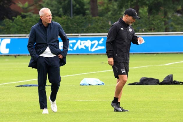 DEU, DFL, 2. FBL Hertha BSC, Training, 14.07.2026, Sportforum, Berlin, DEU, DFL, 2. FBL Hertha BSC, Training, Cheftrainer Stefan Leitl (Hertha BSC Berlin), Dr. Peter Goerlich - Geschaeftsfuehrung DFL - regulations prohibit any use of Photographs as image sequences and or quasi-video *** GER, DFL, 2nd Bundesliga Hertha BSC, Training, July 14, 2026, Sportforum, Berlin, GER, DFL, 2nd Bundesliga Hertha BSC, Training, Head Coach Stefan Leitl, Hertha BSC Berlin, Dr. Peter Goerlich, DFL Executive Board. DFL regulations prohibit any use of photographs as image sequences and or quasi-video. Nordphotox xEngler nph00076