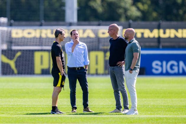 Bundesliga, Borussia Dortmund öffentliches Training am 14.07.2026, Saisonstart 2026 2027 in Dortmud Ole Book, Niko Kovac, Lars Ricken und Carsten Cramer *** Bundesliga, Borussia Dortmund public training session on July 14, 2026; start of the 2026–2027 season in Dortmund: Ole Book, Niko Kovac, Lars Ricken, and Carsten Cramer Copyright: xDavidxInderliedx