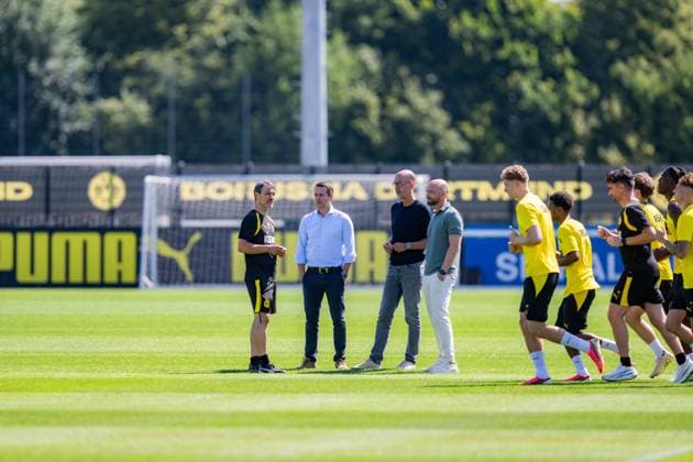 Bundesliga, Borussia Dortmund öffentliches Training am 14.07.2026, Saisonstart 2026 2027 in Dortmud Ole Book, Niko Kovac, Lars Ricken und Carsten Cramer *** Bundesliga, Borussia Dortmund public training session on July 14, 2026; start of the 2026–2027 season in Dortmund: Ole Book, Niko Kovac, Lars Ricken, and Carsten Cramer Copyright: xDavidxInderliedx