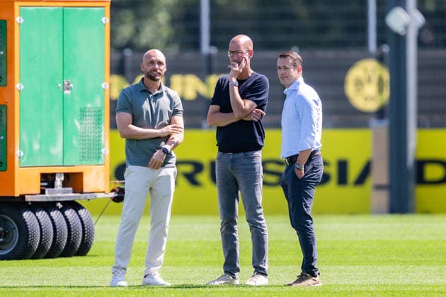 Bundesliga, Borussia Dortmund öffentliches Training am 14.07.2026, Saisonstart 2026 2027 in Dortmud Ole Book, Lars Ricken und Carsten Cramer *** Bundesliga, Borussia Dortmund public training session on July 14, 2026; start of the 2026–2027 season in Dortmund: Ole Book, Lars Ricken, and Carsten Cramer Copyright: xDavidxInderliedx