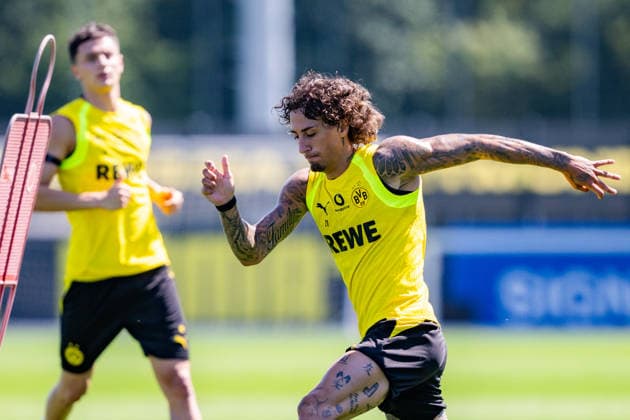 Bundesliga, Borussia Dortmund öffentliches Training am 14.07.2026, Saisonstart 2026 2027 in Dortmud Fabio Silva, Luca Reggiani *** Bundesliga, Borussia Dortmund public training session on July 14, 2026, start of the 2026–2027 season in Dortmund: Fabio Silva, Luca Reggiani Copyright: xDavidxInderliedx
