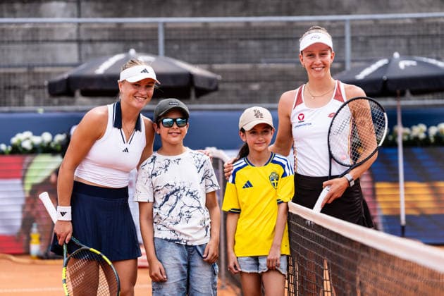 TENNIS - WTA, Tennis Damen Generali Open Ladies Kitzbuehel KITZBUEHEL,AUSTRIA,14.JUL.26 - TENNIS - WTA Tour, Generali Open Ladies Kitzbuehel. Image shows Caijsa Hennemann (SWE) and Sinja Kraus (AUT).  GEPAxpictures xJulioxArellano