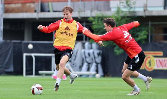 Andras Schäfer am Ball, Janik Haberer Zweikampf Spielszene Aktion Fußball Fussball Training Bundesliga Herren DFL Saison 2026 2027 14.07.2026 1.FC Union Berlin FCU DFL regulations prohibit any use of photographs as image sequences and or quasi-video. *** Andras Schäfer with the ball, Janik Haberer in a tackle; game scene, action, sports, soccer, soccer training, Bundesliga, men s, DFL, 2026–2027 season, July 14, 2026, 1. FC Union Berlin, FCU; DFL regulations prohibit any use of photographs as image sequences and or quasi-video