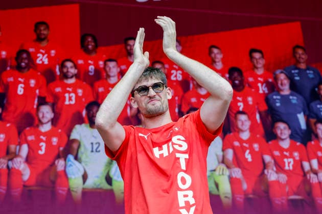 Gregor Kobel , Schweiz, Schweizer Nationalteam Empfang Zürich, WM-Rückkehr der Schweizer Nati, Empfang nach der WM 2026, 2026, 14.07.2026, Turbinenplatz, Zürich, Schweiz Zürich Turbinenplatz Schweiz *** Gregor Kobel, Switzerland, Swiss National Team Welcome Ceremony in Zurich, World Cup: Return of the Swiss National Team, Welcome Ceremony after the 2026 World Cup, 2026, July 14, 2026, Turbinenplatz, Zurich, Switzerland, Zurich, Turbinenplatz, Switzerland Copyright: xGrantxHubbsx