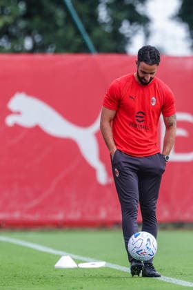 Ruben Amorim Head Coach of AC Milan looks on during Training Session AC Milan 2026 27 at Milanello in Milan, Italy Milan Milanello Milan Italy Copyright: xEPhotopressx SP24-1440-003