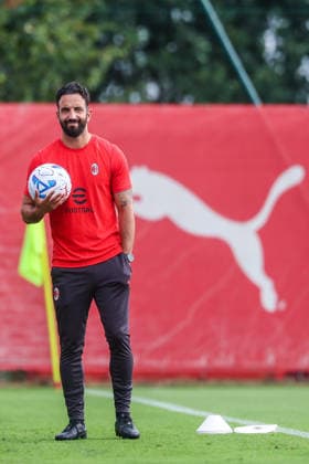 Ruben Amorim Head Coach of AC Milan looks on during Training Session AC Milan 2026 27 at Milanello in Milan, Italy Milan Milanello Milan Italy Copyright: xEPhotopressx SP24-1440-013
