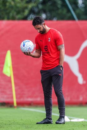 Ruben Amorim Head Coach of AC Milan looks on during Training Session AC Milan 2026 27 at Milanello in Milan, Italy Milan Milanello Milan Italy Copyright: xEPhotopressx SP24-1440-015