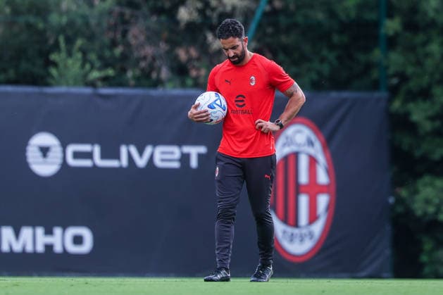 Ruben Amorim Head Coach of AC Milan looks on during Training Session AC Milan 2026 27 at Milanello in Milan, Italy Milan Milanello Milan Italy Copyright: xEPhotopressx SP24-1440-052