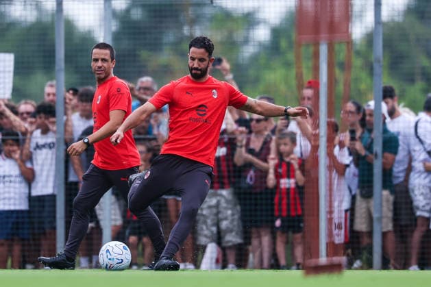 Ruben Amorim Head Coach of AC Milan seen in action during Training Session AC Milan 2026 27 at Milanello in Milan, Italy Milan Milanello Milan Italy Copyright: xEPhotopressx SP24-1440-046
