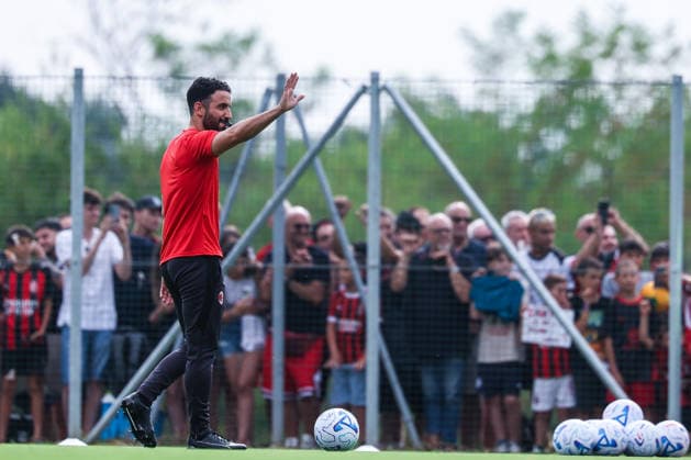 Ruben Amorim Head Coach of AC Milan greets the fans during Training Session AC Milan 2026 27 at Milanello in Milan, Italy Milan Milanello Milan Italy Copyright: xEPhotopressx SP24-1440-037