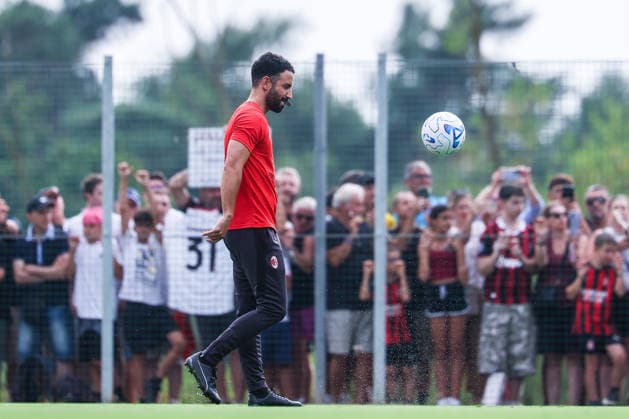 Ruben Amorim Head Coach of AC Milan looks on during Training Session AC Milan 2026 27 at Milanello in Milan, Italy Milan Milanello Milan Italy Copyright: xEPhotopressx SP24-1440-035