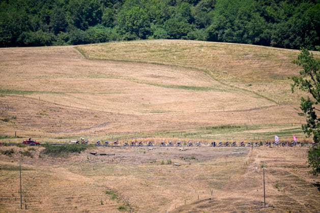 Tour de France 2026 Stage 10 LE LIORAN, FRANCE - JULY 14 : Illustration picture of the peloton during stage 10 of the 113rd edition of Tour de France an UCI World Tour 2.UWT cycling road race stage for Men Elite of 167 km with start in Aurillac and finish in Le Lioran on July 14, 2026 in Le Lioran, France, 14 07 2026 Le Lioran France  Copyright: xTomasxSiskx