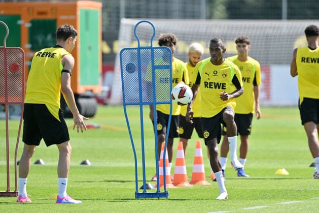 Justin Lerma (Borussia Dortmund), re. 14.07.2026, Fussball 1. Bundesliga, Saison 2026 2027, Training Borussia Dortmund Dortmund Trainingsgelände Nordrhein Westfalen Deutschland *** Justin Lerma, Borussia Dortmund, July 14, 2026, Soccer, Bundesliga 1, 2026–2027 season, Borussia Dortmund training session, Borussia Dortmund training facility, North Rhine-Westphalia, Germany Team2