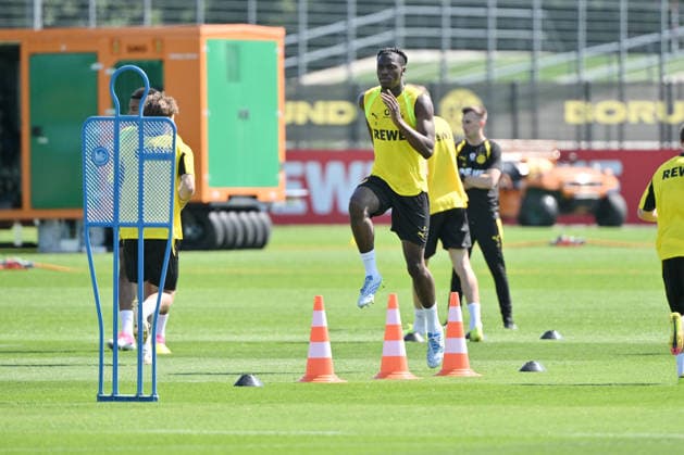 Joane Gadou (Borussia Dortmund) 14.07.2026, Fussball 1. Bundesliga, Saison 2026 2027, Training Borussia Dortmund Dortmund Trainingsgelände Nordrhein Westfalen Deutschland *** Joane Gadou, Borussia Dortmund, July 14, 2026; Soccer, Bundesliga 1, 2026–2027 season; Borussia Dortmund training session at the Dortmund training facility in North Rhine-Westphalia, Germany Team2