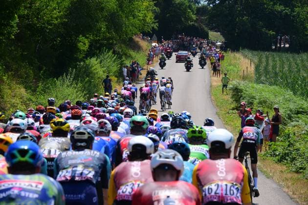 Tour de France 2026 Stage 10 LE LIORAN, FRANCE - JULY 14 : Illustration picture of the peloton during stage 10 of the 113rd edition of Tour de France an UCI World Tour 2.UWT cycling road race stage for Men Elite of 167 km with start in Aurillac and finish in Le Lioran on July 14, 2026 in Le Lioran, France, 14 07 2026 Le Lioran France  Copyright: xPaponxBernardx