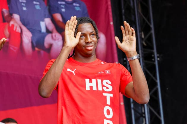 Johan Manzambi , Schweiz, Schweizer Nationalteam Empfang Zürich, WM-Rückkehr der Schweizer Nati, Empfang nach der WM 2026, 2026, 14.07.2026, Turbinenplatz, Zürich, Schweiz Zürich Turbinenplatz Schweiz *** Johan Manzambi, Switzerland, Swiss National Team Welcome Ceremony in Zurich, World Cup: Return of the Swiss National Team, Welcome Ceremony after the 2026 World Cup, 2026, July 14, 2026, Turbinenplatz, Zurich, Switzerland, Zurich, Turbinenplatz, Switzerland Copyright: xGrantxHubbsx