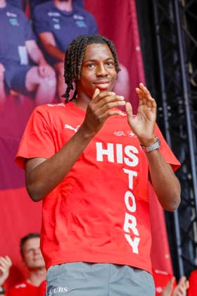 Johan Manzambi , Schweiz, Schweizer Nationalteam Empfang Zürich, WM-Rückkehr der Schweizer Nati, Empfang nach der WM 2026, 2026, 14.07.2026, Turbinenplatz, Zürich, Schweiz Zürich Turbinenplatz Schweiz *** Johan Manzambi, Switzerland, Swiss National Team Welcome Ceremony in Zurich, World Cup: Return of the Swiss National Team, Welcome Ceremony after the 2026 World Cup, 2026, July 14, 2026, Turbinenplatz, Zurich, Switzerland, Zurich, Turbinenplatz, Switzerland Copyright: xGrantxHubbsx