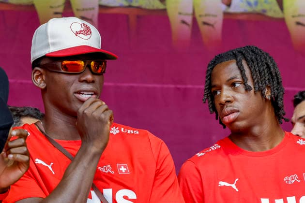 Breel Embolo und Johan Manzambi , Schweiz, Schweizer Nationalteam Empfang Zürich, WM-Rückkehr der Schweizer Nati, Empfang nach der WM 2026, 2026, 14.07.2026, Turbinenplatz, Zürich, Schweiz Zürich Turbinenplatz Schweiz *** Breel Embolo and Johan Manzambi, Switzerland, Swiss National Team Welcome Ceremony in Zurich, World Cup Return of the Swiss National Team, Welcome Ceremony after the 2026 World Cup, 2026, July 14, 2026, Turbinenplatz, Zurich, Switzerland, Zurich, Turbinenplatz, Switzerland Copyright: xGrantxHubbsx