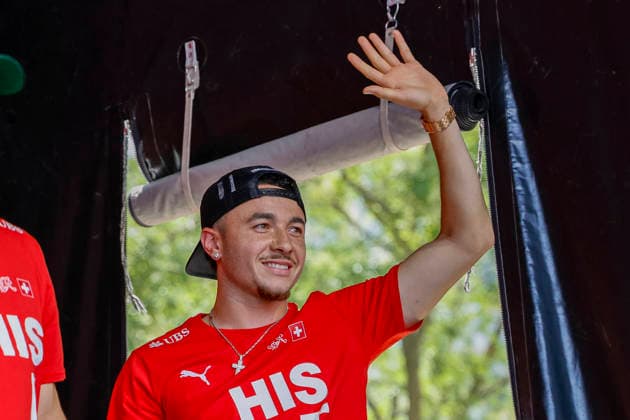 Ruben Vargas , Schweiz, Schweizer Nationalteam Empfang Zürich, WM-Rückkehr der Schweizer Nati, Empfang nach der WM 2026, 2026, 14.07.2026, Turbinenplatz, Zürich, Schweiz Zürich Turbinenplatz Schweiz *** Ruben Vargas, Switzerland, Swiss National Team Welcome Ceremony in Zurich, World Cup: Return of the Swiss National Team, Welcome Ceremony after the 2026 World Cup, 2026, July 14, 2026, Turbinenplatz, Zurich, Switzerland, Zurich, Turbinenplatz, Switzerland Copyright: xGrantxHubbsx