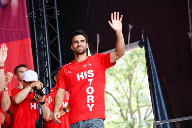 Eray Cömert , Schweiz, Schweizer Nationalteam Empfang Zürich, WM-Rückkehr der Schweizer Nati, Empfang nach der WM 2026, 2026, 14.07.2026, Turbinenplatz, Zürich, Schweiz Zürich Turbinenplatz Schweiz *** Eray Cömert, Switzerland, Swiss National Team Welcome Ceremony in Zurich, World Cup: Return of the Swiss National Team, Welcome Ceremony after the 2026 World Cup, 2026, July 14, 2026, Turbinenplatz, Zurich, Switzerland, Zurich, Turbinenplatz, Switzerland Copyright: xGrantxHubbsx