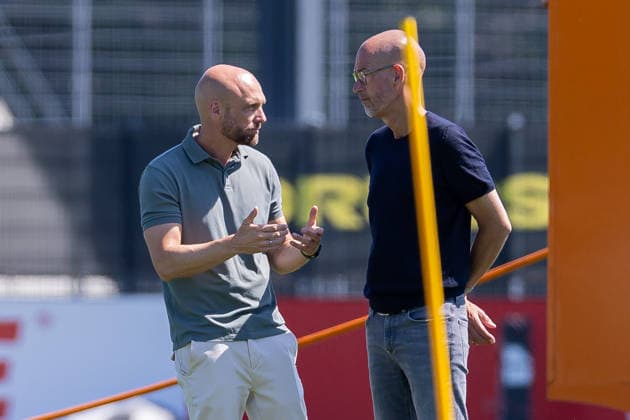14.07.2026, Fussball, Training von Borussia Dortmund. v. l. Sportdirektor Ole Book (Borussia Dortmund) spricht mit Geschäftsführer Carsten Cramer (Borussia Dortmund). Dortmund Trainingsgelände des BVB NRW Deutschland xRHR-FOTO DEx *** July 14, 2026, Soccer, Borussia Dortmund training session by Sports Director Ole Book Borussia Dortmund speaks with Managing Director Carsten Cramer Borussia Dortmund BVB training facility, North Rhine-Westphalia, Germany xRHR PHOTO DEx Copyright: DennisxEwert RHR-FOTOx RHR-FOTO DE