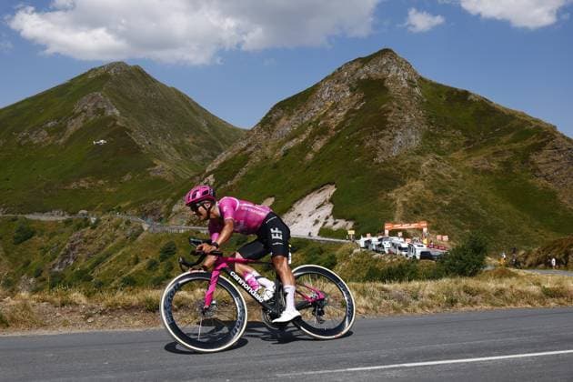 Tour de France 2026 Stage 10 LE LIORAN, FRANCE - JULY 14 : Carapaz Richard (ECU) of EF Education EasyPost in action during stage 10 of the 113rd edition of Tour de France an UCI World Tour 2.UWT cycling road race stage for Men Elite of 167 km with start in Aurillac and finish in Le Lioran on July 14, 2026 in Le Lioran, France, 14 07 2026 Le Lioran France  Copyright: xLucaxBettinix