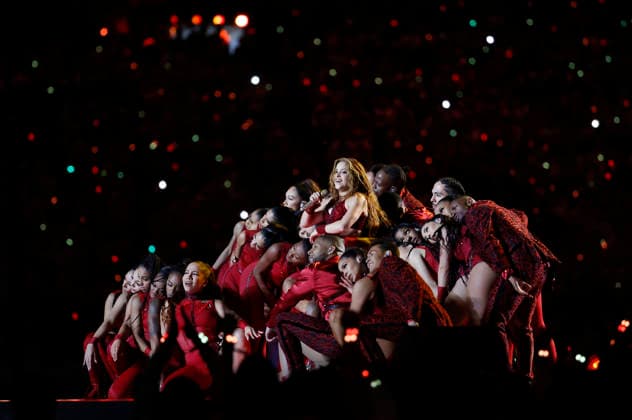 USA SUPER BOWL LIV Super Bowl LIV epa08189465 Colombian singer Shakira performs during halftime of the National Football League s Super Bowl LIV at Hard Rock Stadium in Miami Gardens, Florida, USA, 02 February 2020. MIAMI GARDENS United States  Copyright: xJOHNxG.xMABANGLOx
