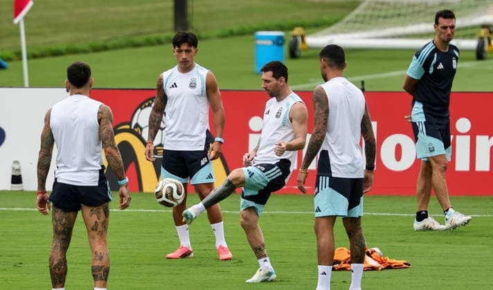 FIFA World Cup, WM, Weltmeisterschaft, Fussball 2026 - Argentina training session Argentina™s national soccer team player Lionel Messi (C) attends a training session of the team in Marietta, Georgia, USA, 14 July 2026. Argentina will face England on 15 July in a FIFA World Cup 2026 semifinals match. Marietta United States  Copyright: xRONALDxWITTEKx