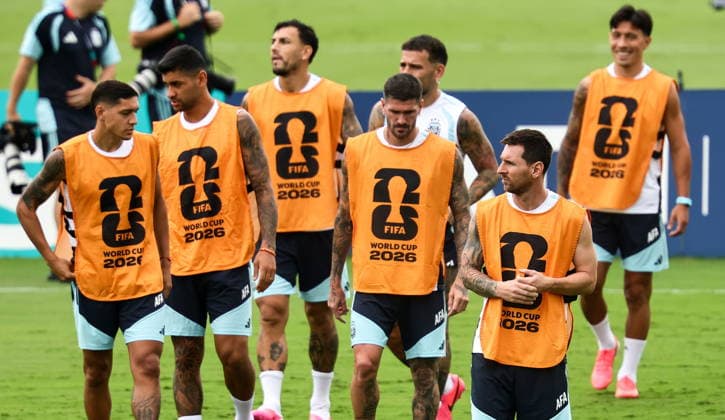 FIFA World Cup, WM, Weltmeisterschaft, Fussball 2026 - Argentina training session Argentina™s national soccer team player Lionel Messi (2-R) attends a training session of the team in Marietta, Georgia, USA, 14 July 2026. Argentina will face England on 15 July in a FIFA World Cup 2026 semifinals match. Marietta United States  Copyright: xRONALDxWITTEKx