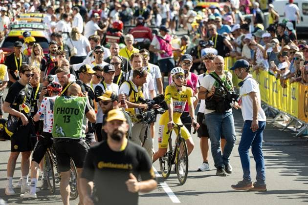 Tour de France 2026, arrivee etape 10 Aurillac > Le Lioran PHOTOPQR LA MONTAGNE Jérémie FULLERINGER ; ; 14 07 2026 ; Tour de France 2026, arrivee etape 10 Aurillac > Le Lioran - Laveissiere Tadej Pogacar - CYCLING TOUR DE FRANCE 2026 STAGE 10 Slovenian Tadej Pogacar of UAE Team Emirates XRG pictured in action during the stage 10 of the 2026 Tour de France cycling race, a stage of 167km from Aurillac to Le Lioran, on Tuesday 14 July 2026. France  Copyright: xPHOTOPQR LAxMONTAGNE MAXPPPxJérémiexFULLERINGERx 20260714LMT6875 20260714LMT6941