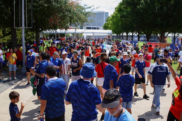 France and Spain s supporters cheer ahead of the FIFA World Cup, WM, Weltmeisterschaft, Fussball 2026 semifinals soccer match between France against Spain, in Dallas, USA, 14 July 2026. FIFA World Cup 2026 semifinals - France vs Spain !ACHTUNG: NUR REDAKTIONELLE NUTZUNG!  Copyright: xCarlosxRamirezx GRAF6502 20260714-55020892412_1