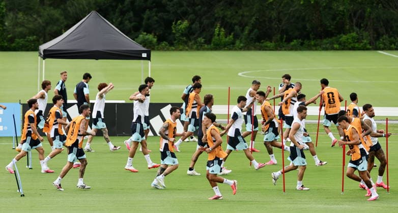 FIFA World Cup, WM, Weltmeisterschaft, Fussball 2026 - Argentina training session Argentina national soccer team players attend a training session of the team in Marietta, Georgia, USA, 14 July 2026. Argentina will face England on 15 July in a FIFA World Cup 2026 semifinals match. Marietta United States  Copyright: xRONALDxWITTEKx